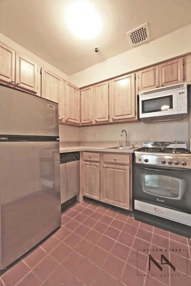 845 President St unit 8, Brooklyn, NY 11215 - photo 4