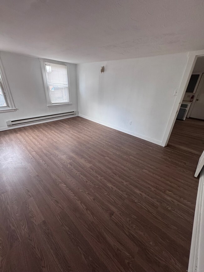 26 Dwight St unit 3rd floor, Bristol, CT 06010 - photo 5