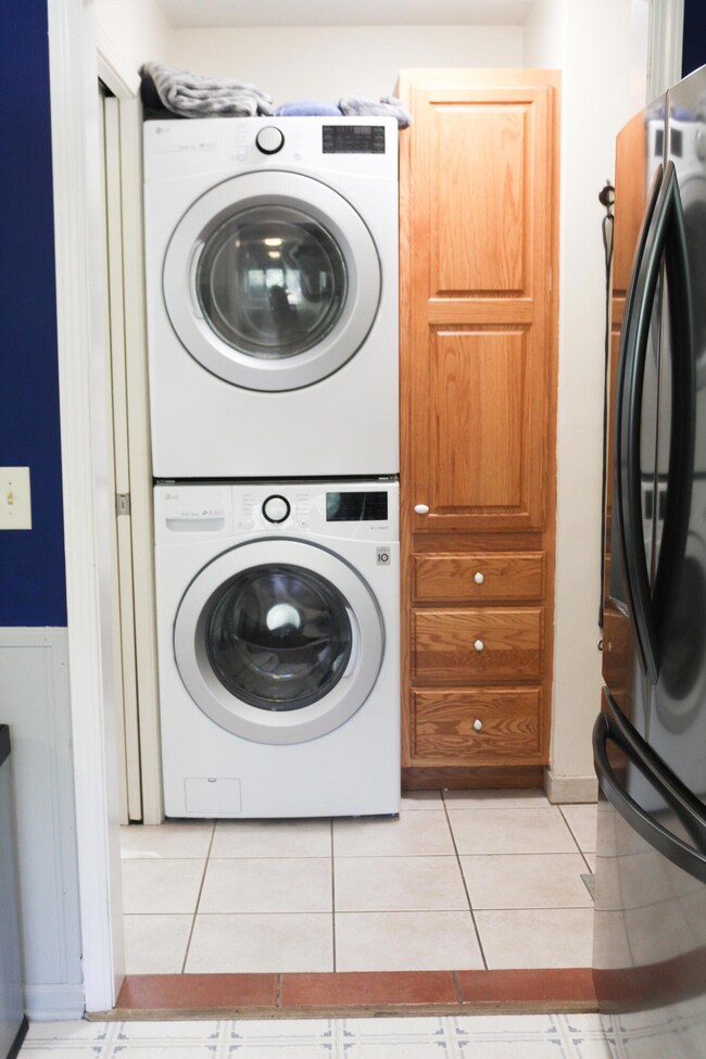 Laundry _ 1st Bath-7