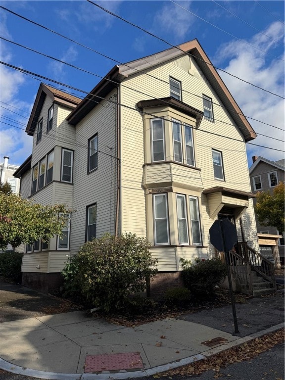 66 Armstrong Ave, Providence, RI 02903 - photo 2