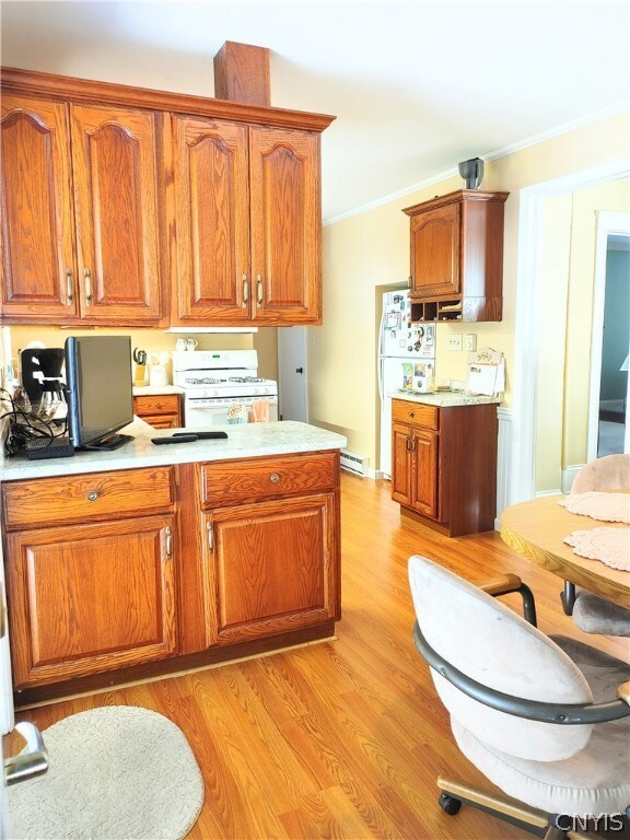 Eat in kitchen.