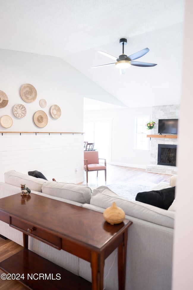 110 Silver Leaf Dr, Jacksonville, NC 28546 - photo 6