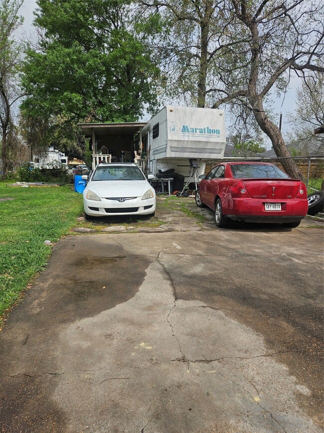 3109 Chickering St, Houston, TX 77026 - photo 4