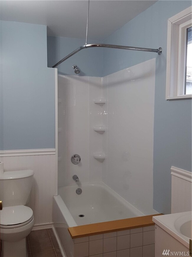 581 E Emerald Lake Dr E, Grapeview, WA 98546 - photo 4