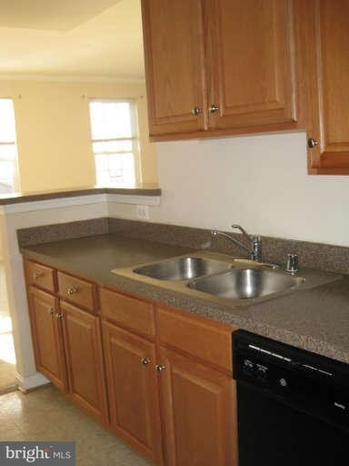 8923 Milford Haven Ct unit 23B, Lorton, VA 22079 - photo 7