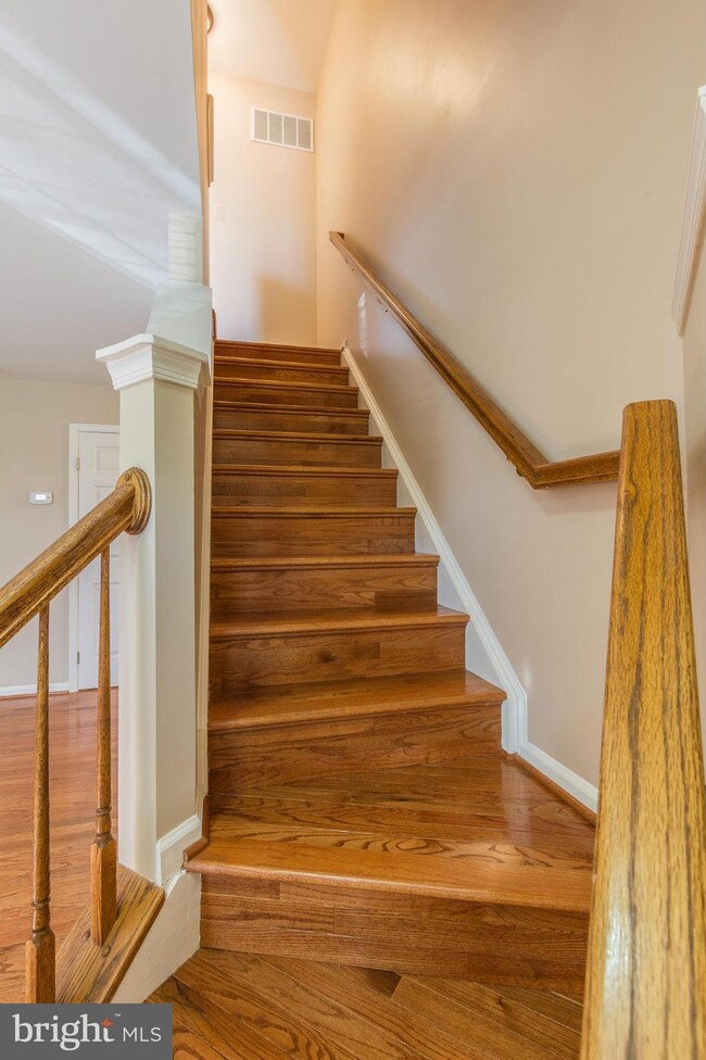 1834 Tiger Lily Cir unit 23, Woodbridge, VA 22192 - photo 2