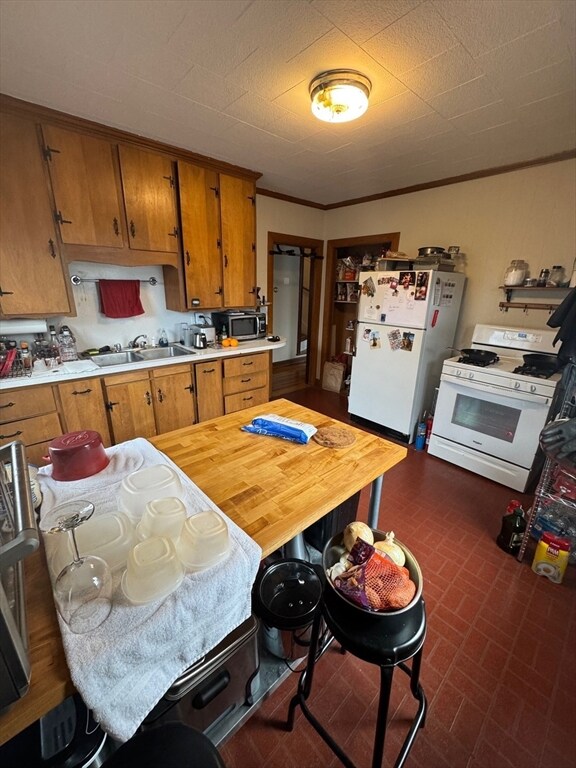 73 Davis St unit B, North Andover, MA 01845 - photo 5