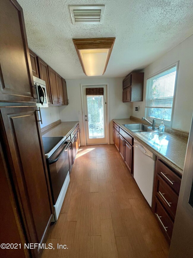 7922 Cocoa Ave, Jacksonville, FL 32211 - photo 6