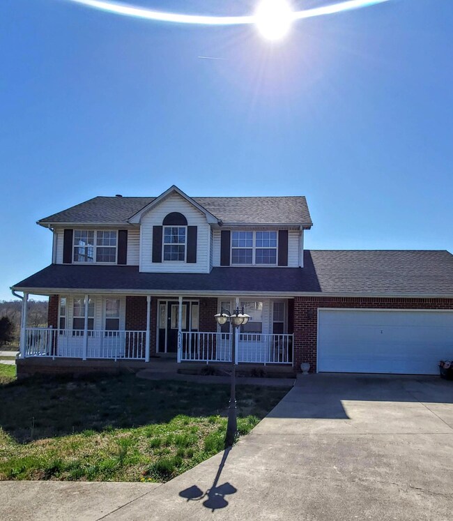 213 Lassiter Ct, Radcliff, KY 40160 - photo 2