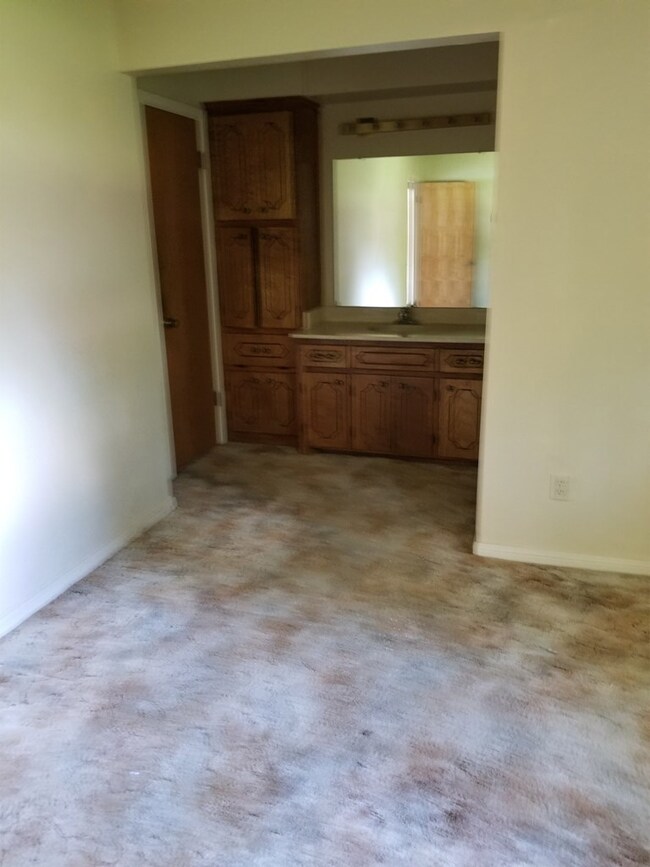 2825 El Camino St, Bay City, TX 77414 - photo 6