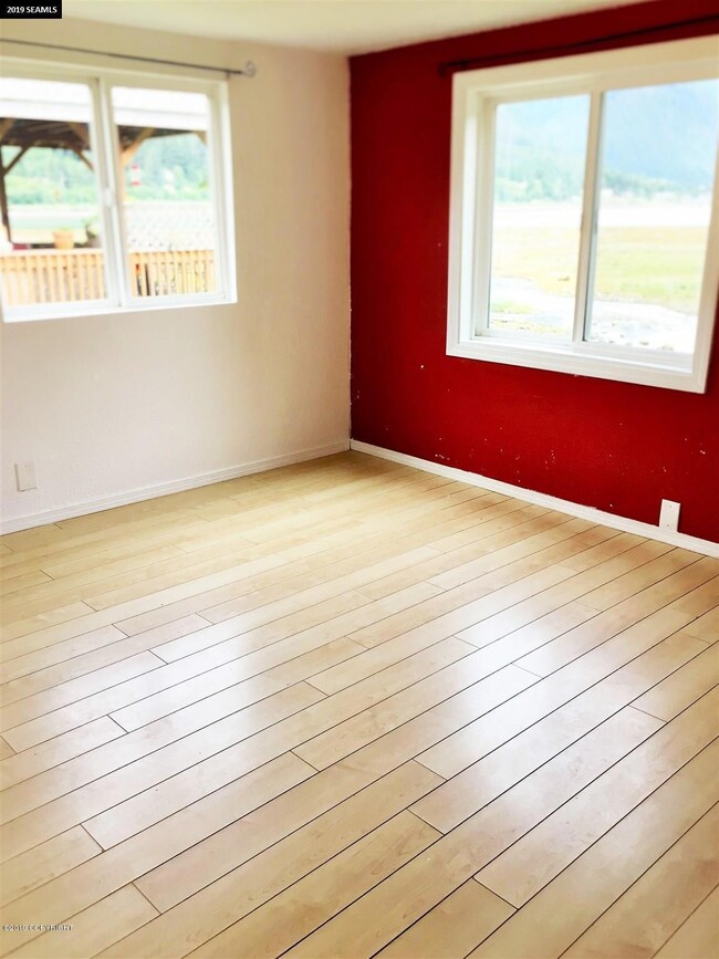 5010 North Douglas Hwy #16 - Dining Room