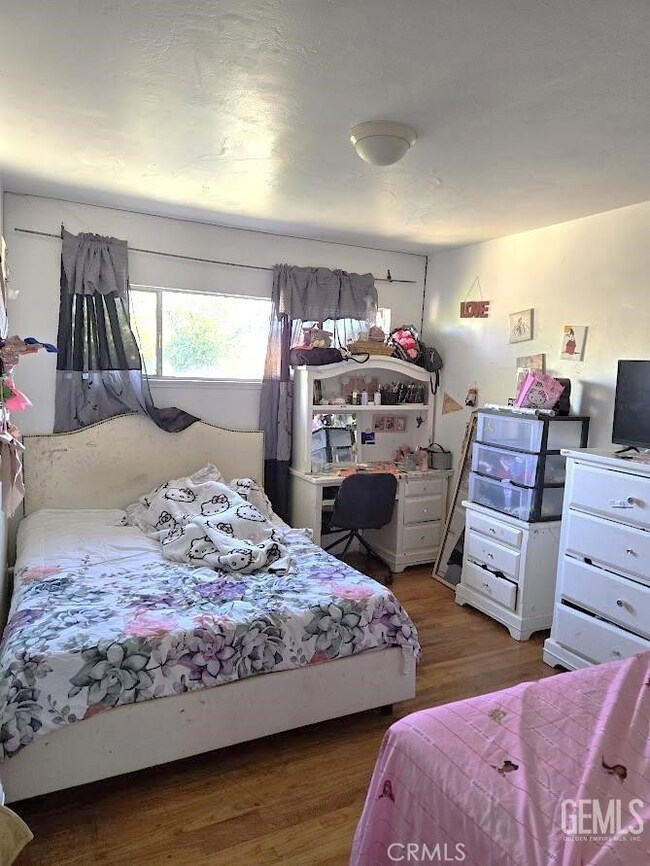 2217 Fairfax Rd, Bakersfield, CA 93306 - photo 6