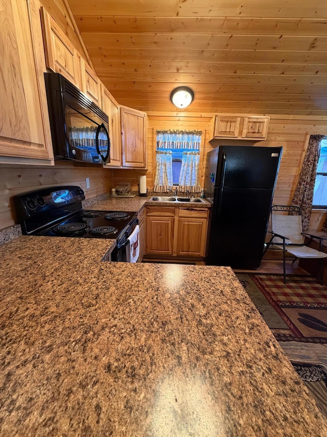 304 Main St N, Gwinner, ND 58040 - photo 7