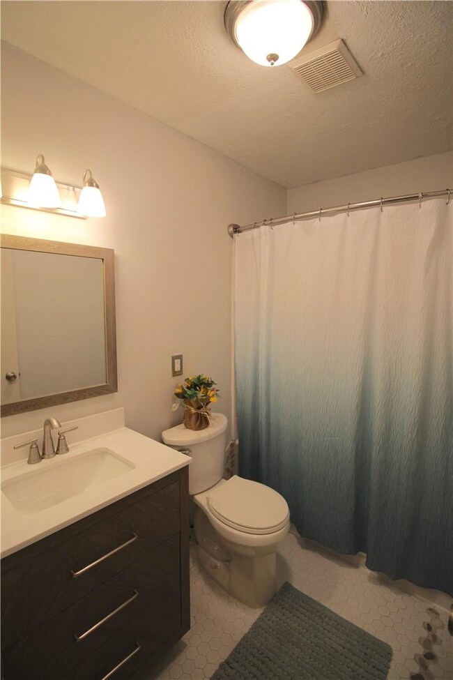 3920 E Highway 264, Lowell, AR 72745 - photo 7