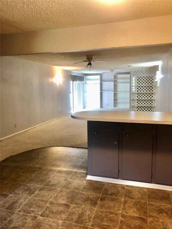 101 Cedarvale Rd, Bay City, TX 77414 - photo 7