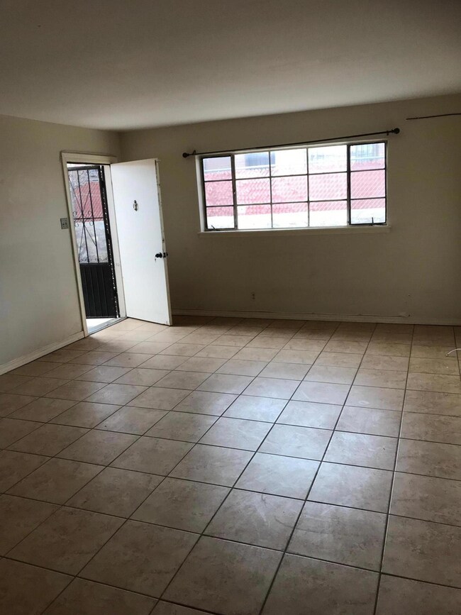 2617 Sacramento Ave unit 2619, El Paso, TX 79930 - photo 3