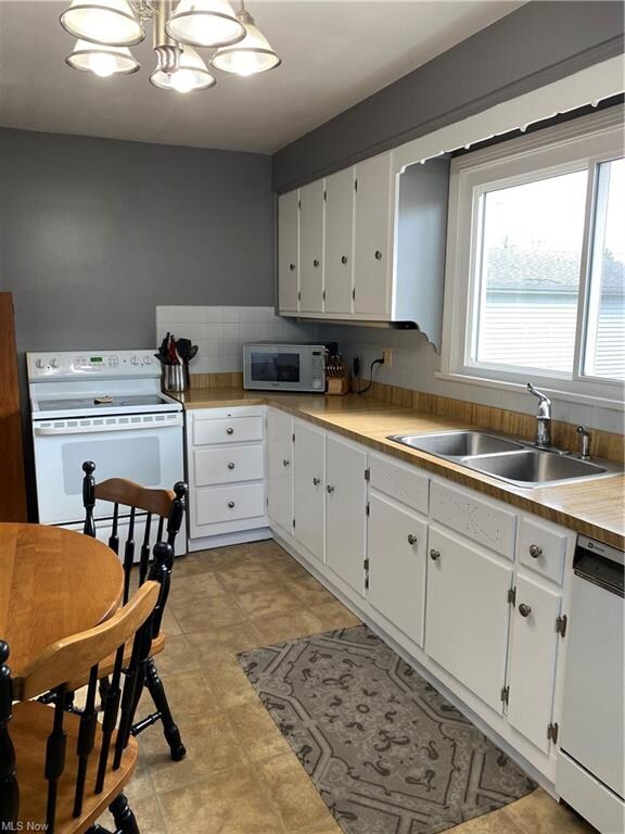 Eat in kitchen 15 x 9