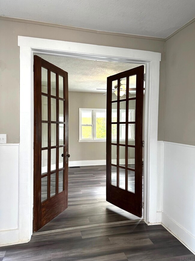 613 N Nancy St, Warren, IN 46792 - photo 5