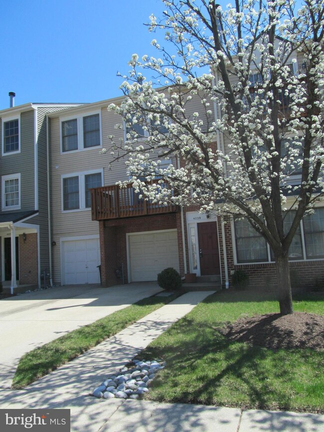 4039 Chetham Way unit 18, Woodbridge, VA 22192 - photo 2