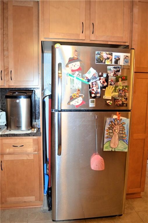 Refrigerator and peep all those cabinets ! LOTS of