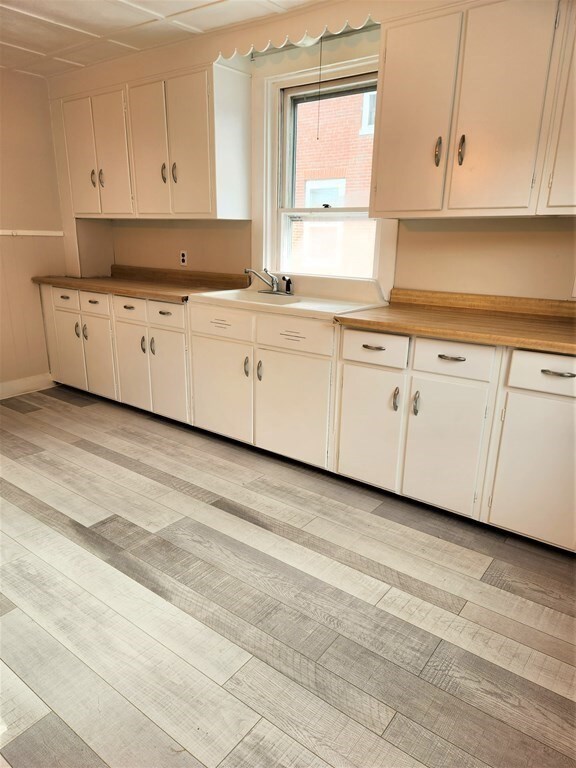 128 W Britannia St unit 1, Taunton, MA 02780 - photo 2