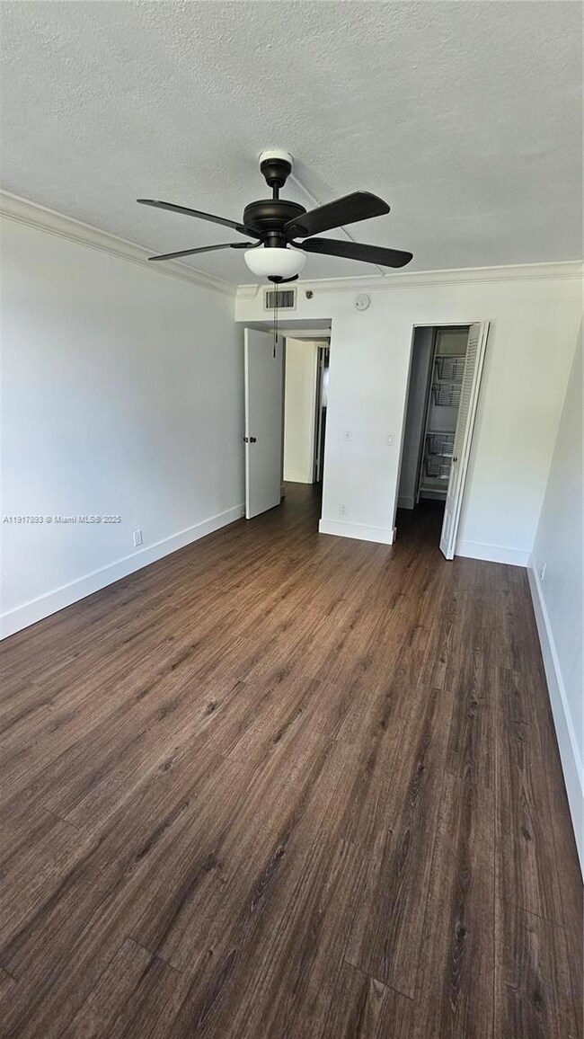 105 Lake Emerald Dr unit 311, Oakland Park, FL 33309 - photo 6