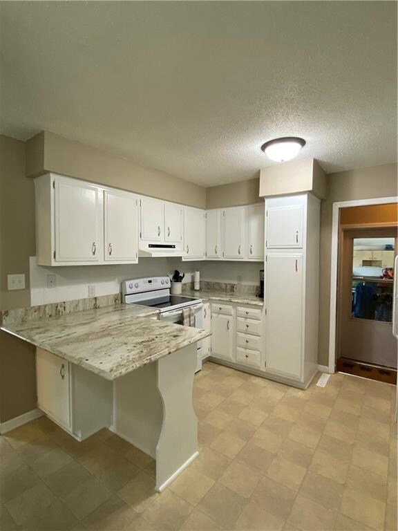 304 W Park Ave, Runnells, IA 50237 - photo 7