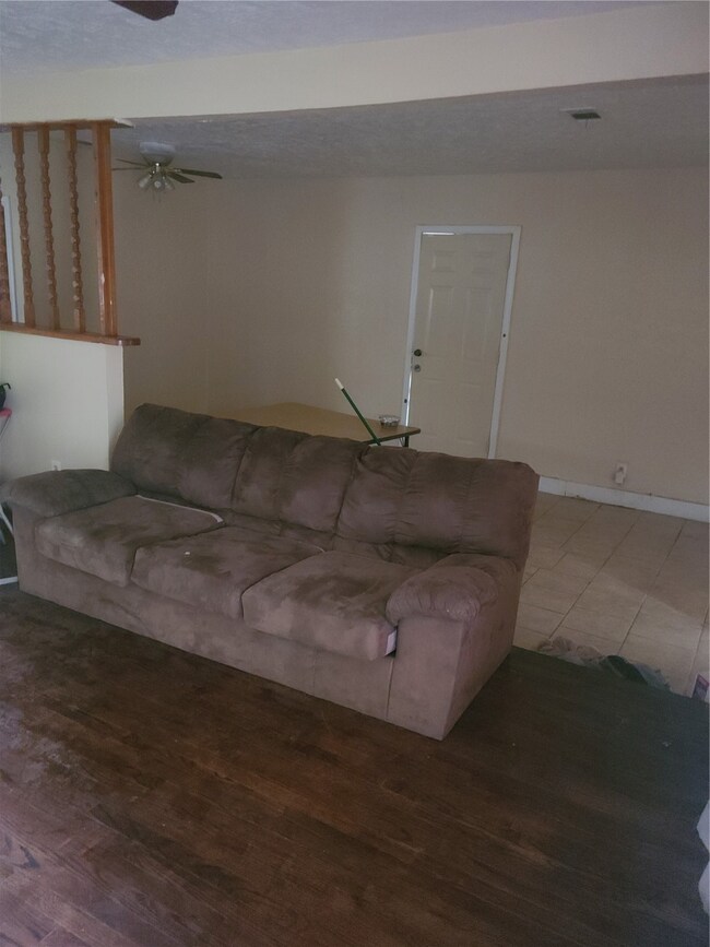 10519 Royal Oaks Dr, Houston, TX 77016 - photo 3