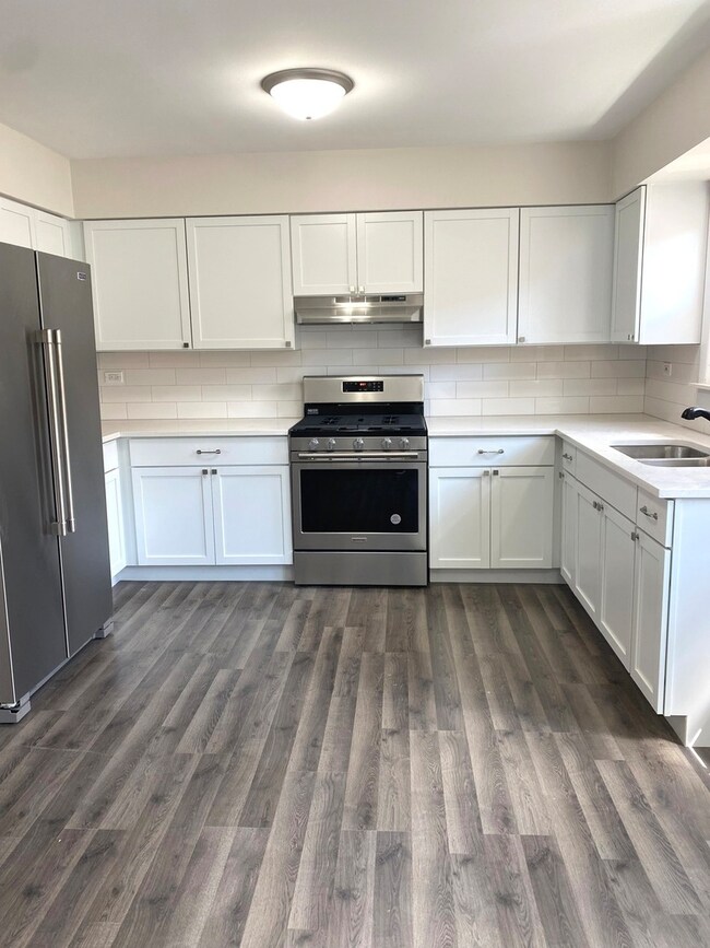 9942 W Cermak Rd unit A, Westchester, IL 60154 - photo 2