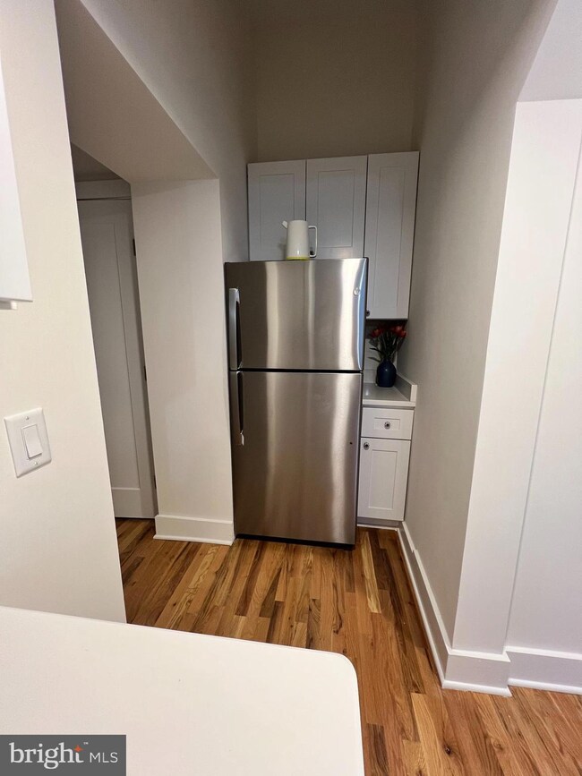 106 E Broad St unit 2, Burlington, NJ 08016 - photo 6