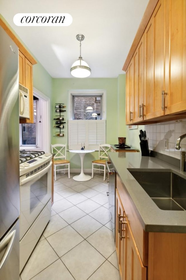 30 5th Ave unit 3B, New York, NY 10011 - photo 3