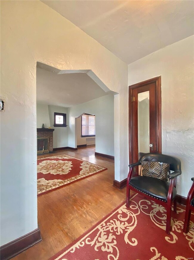 4549 Carter Ave, Saint Louis, MO 63115 - photo 5
