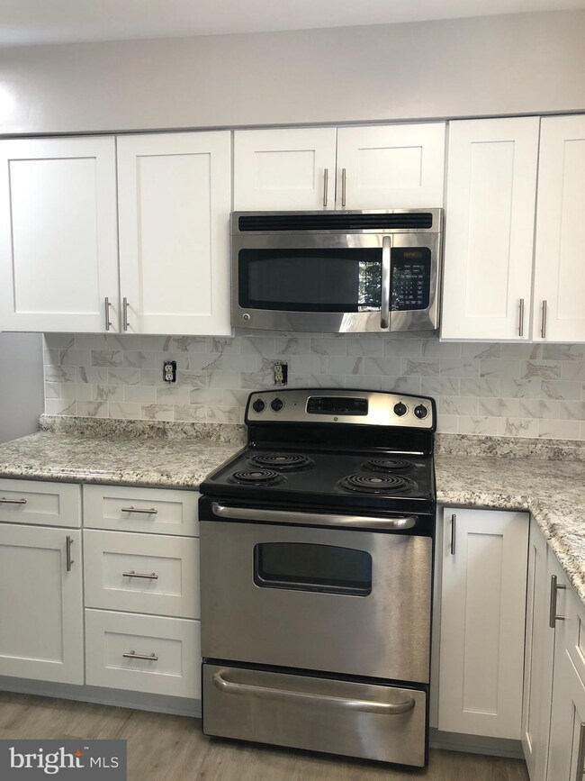 14301 Dover Ct, Laurel, MD 20707 - photo 4