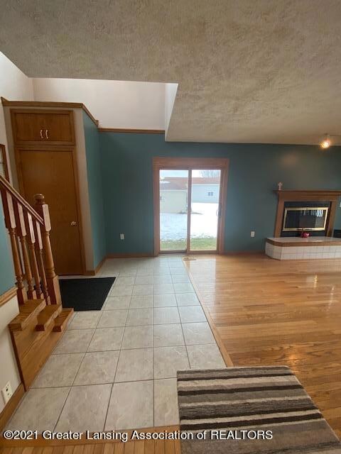 entrance & living room