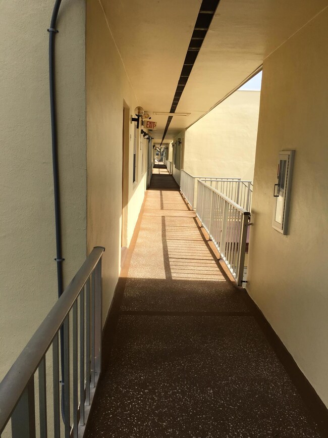 562 Capri L, Delray Beach, FL 33484 - photo 7