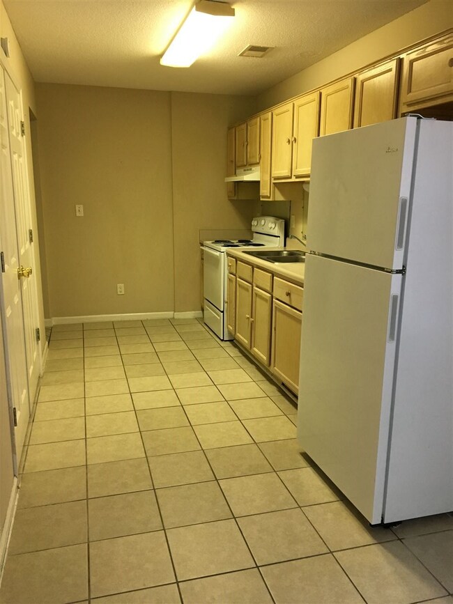 1208 Calebs Ridge Dr, Cordova, TN 38018 - photo 4