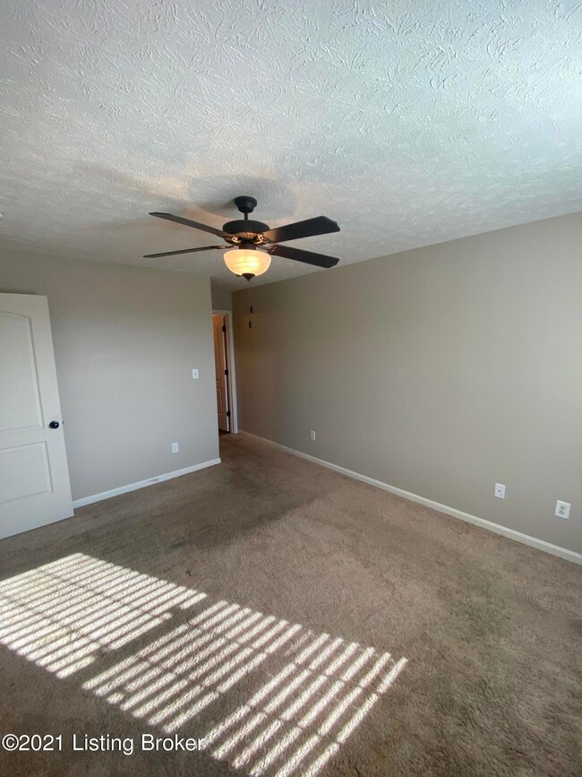 308 Gentry Ln, Mount Washington, KY 40047 - photo 7