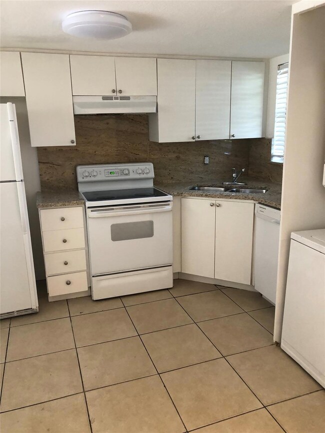 3750 NW 115th Way unit 41, Coral Springs, FL 33065 - photo 2