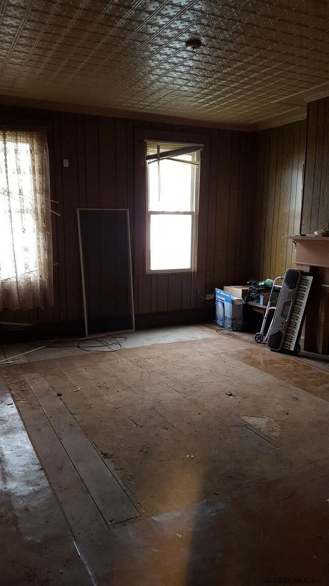 42 113th St, Troy, NY 12182 - photo 3