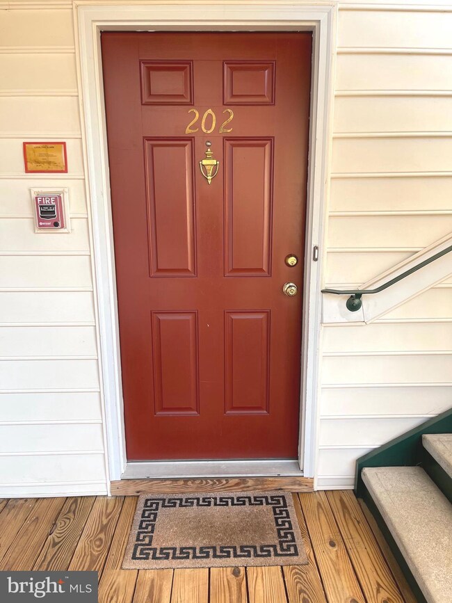 25320 Lake Mist Square unit 202, Chantilly, VA 20152 - photo 2