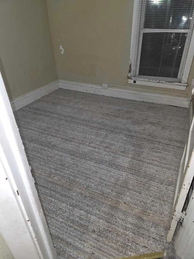 701 W 7th St, Waterloo, IA 50702 - photo 4