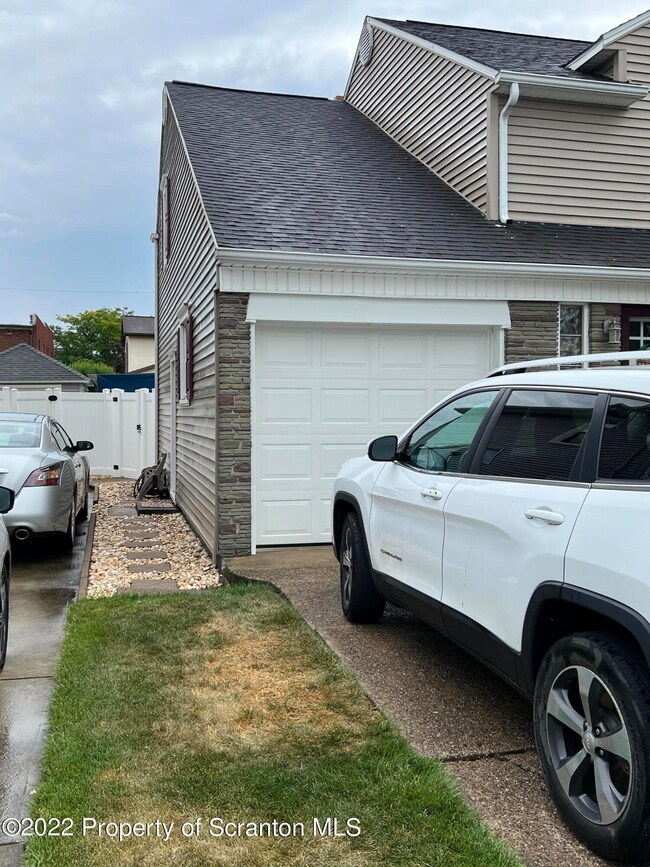 51 N Loveland Ave, Kingston, PA 18704 - photo 7