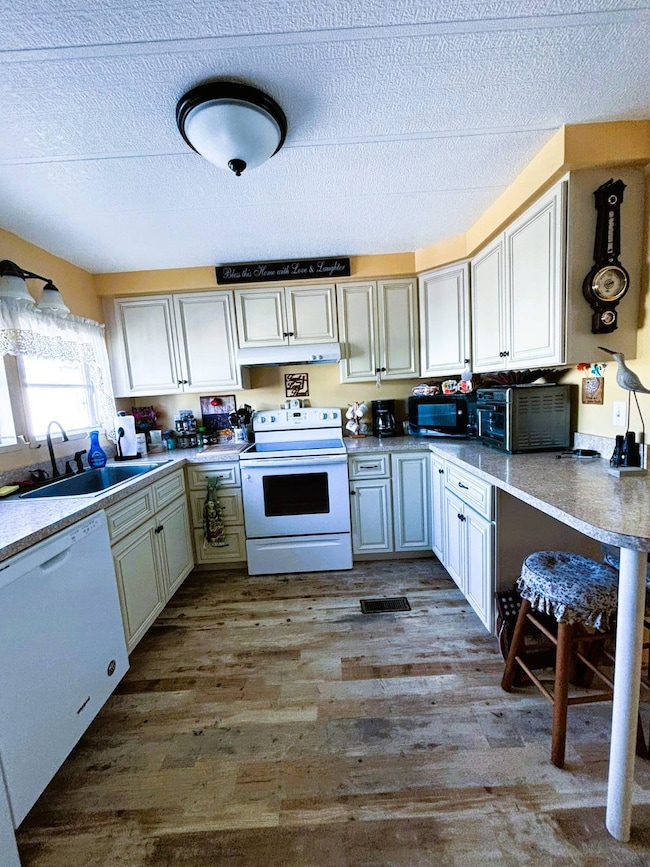 215 Bill Allen Cir W, Sebastian, FL 32958 - photo 5