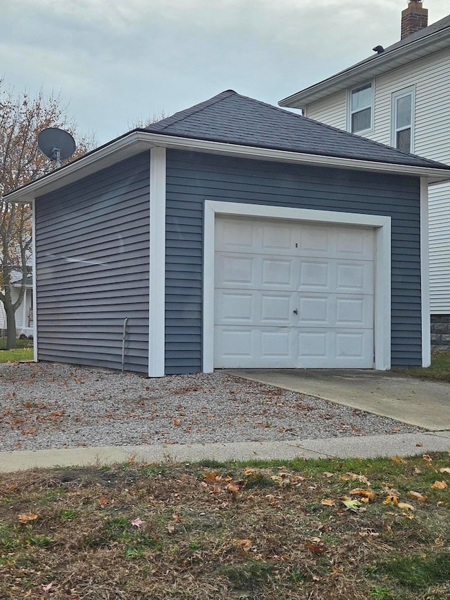 1210 Guernsey Ct, Saint Joseph, MI 49085 - photo 4