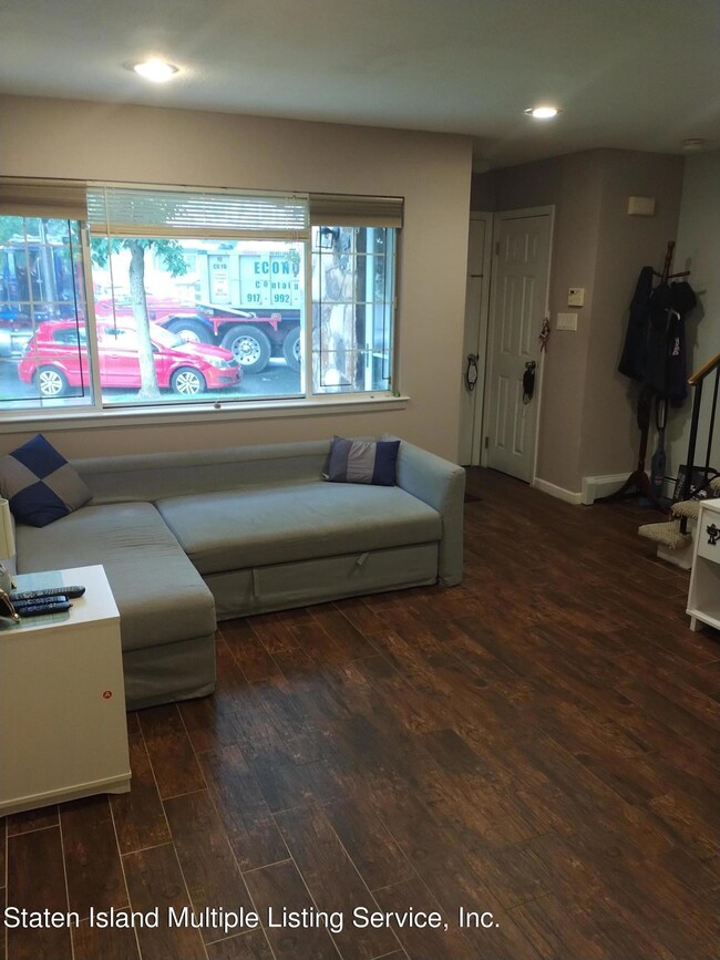 20 Croft Ct, Staten Island, NY 10306 - photo 4