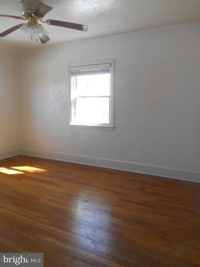 2500 Oakley Ave, Baltimore, MD 21215 - photo 6