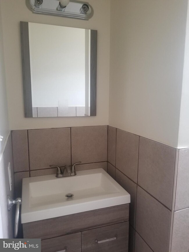 1446 Kenwood Ave, Camden, NJ 08103 - photo 7