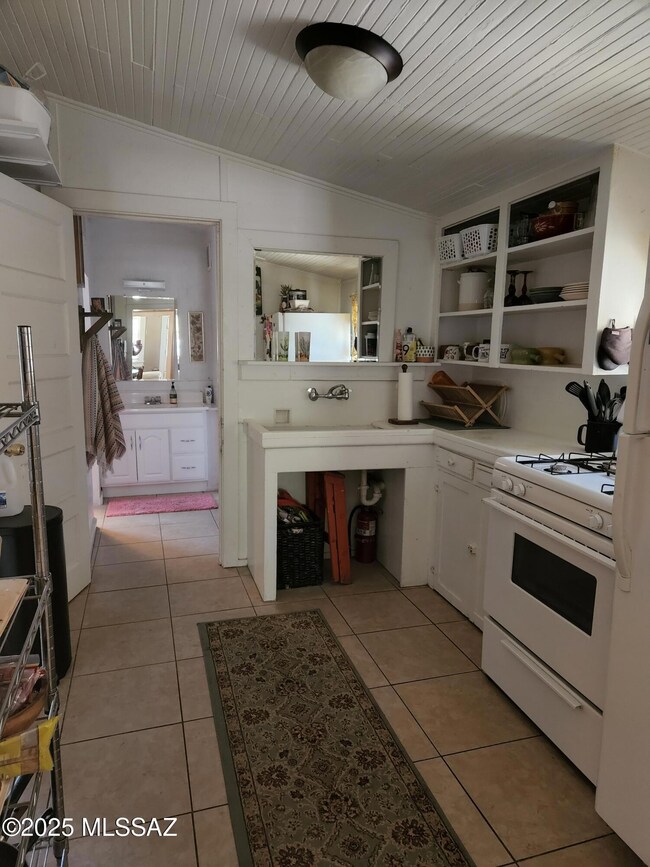815 E 8th St, Tucson, AZ 85719 - photo 7