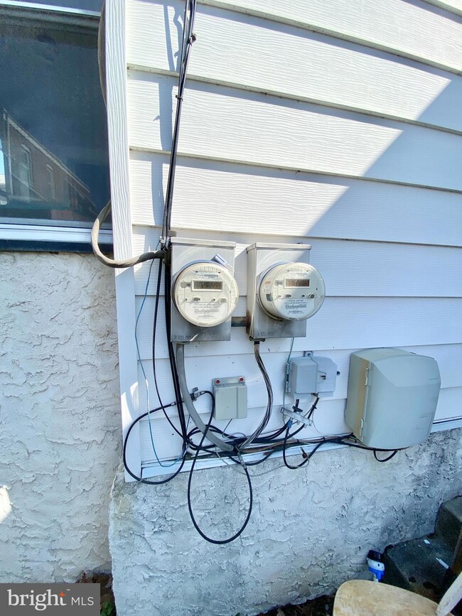 407 Seneca St, Essington, PA 19029 - photo 4