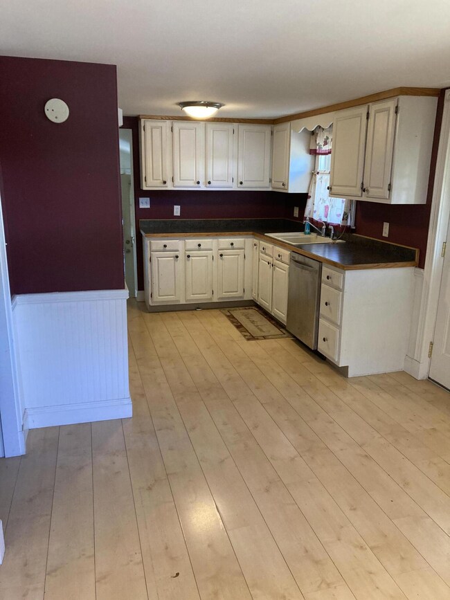 7 Benson Ct, Mechanic Falls, ME 04256 - photo 3